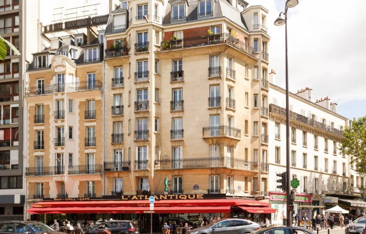 Beautiful Apartment With A View Of Eiffel Tower In Center Paris Exterior photo